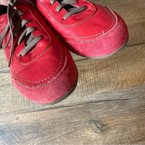 Vionic Willa Leather Sneakers in Red - Picture 5 of 8